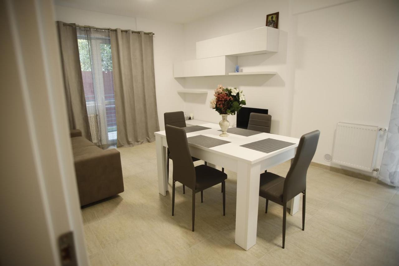 Lar Apartment Focsani Exterior photo